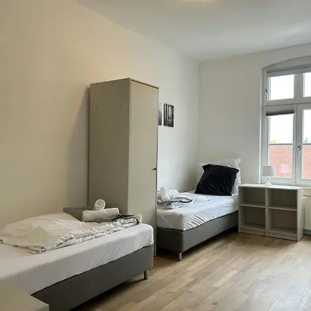 شقة And Spacious For 5