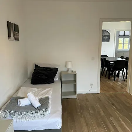 شقة And Spacious For 5